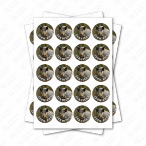 Apvalūs šernienos konservų lipdukai 30 mm lapuose su standartiniais klijais